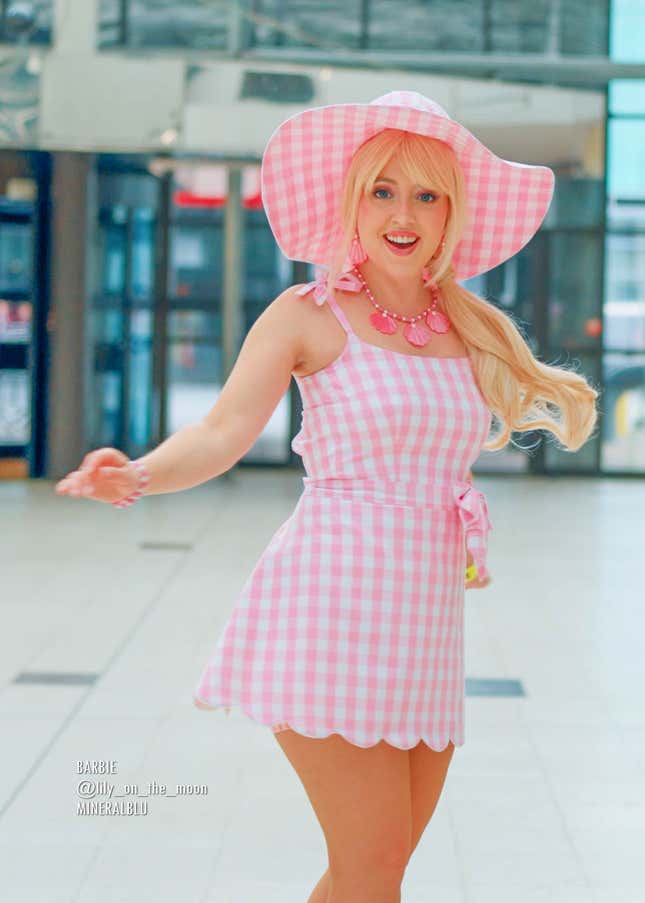A cosplayer dressed as Barbie at Japan Expo 2023. 