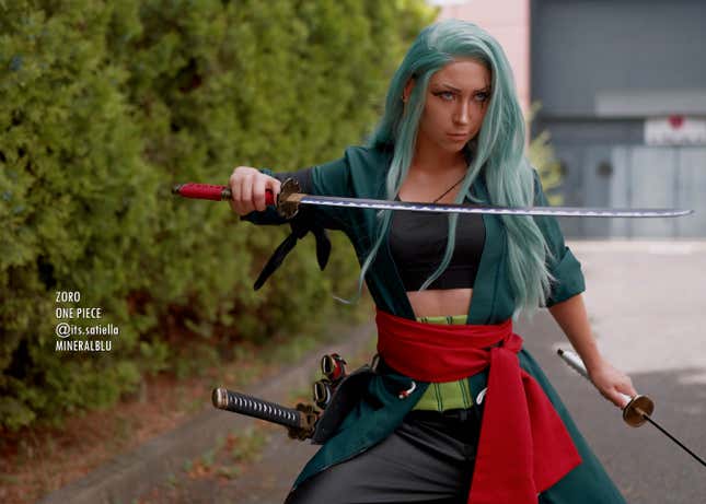 A gender-bent Zoro from One Piece cosplay.